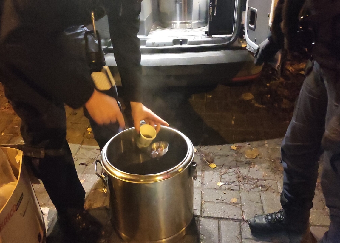 Nocny Patrol niesie pomoc osobom w kryzysie bezdomności [ZDJĘCIA]