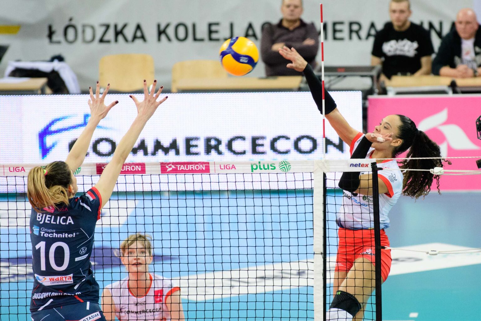 LKS Commercecon vs Grot Budowlani derby.12