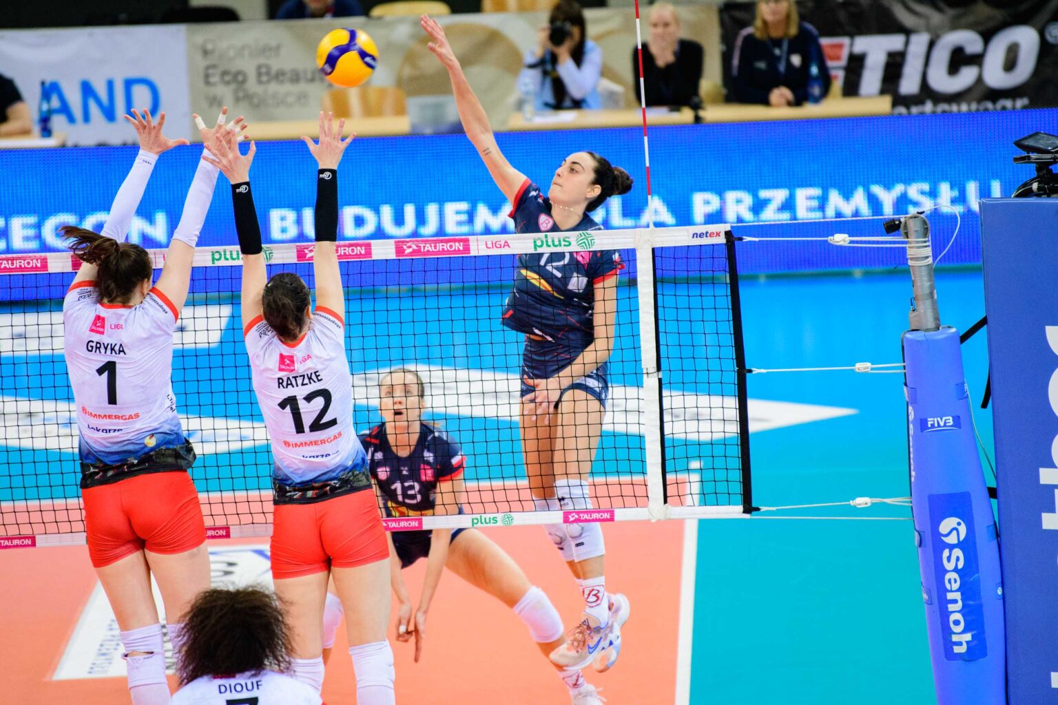 LKS Commercecon vs Grot Budowlani derby.25