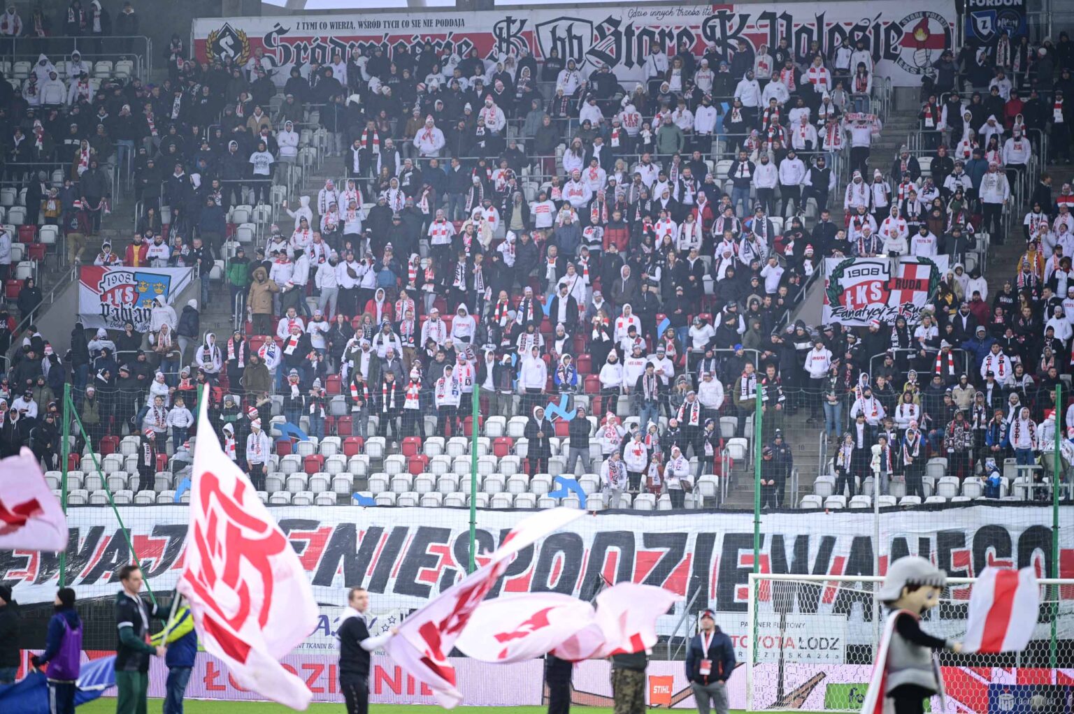 Kibice na meczu ŁKS Łódź - Ruch Chorzów 2023-12-17