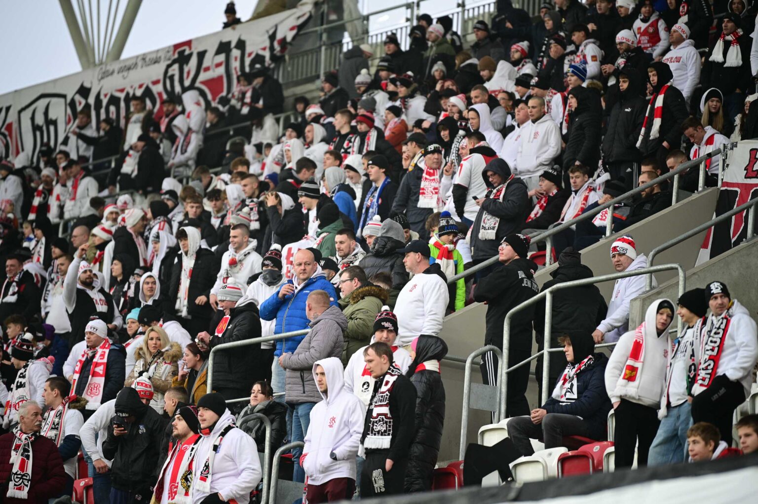 Kibice na meczu ŁKS Łódź - Ruch Chorzów 2023-12-17