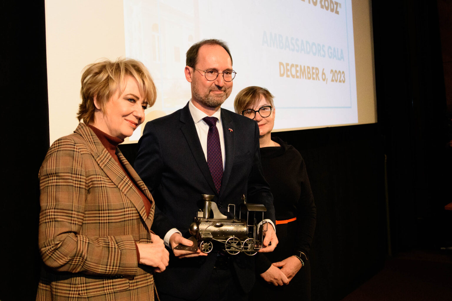 Lokomotywy dla dyplomatow w Szkole Filmowej 7