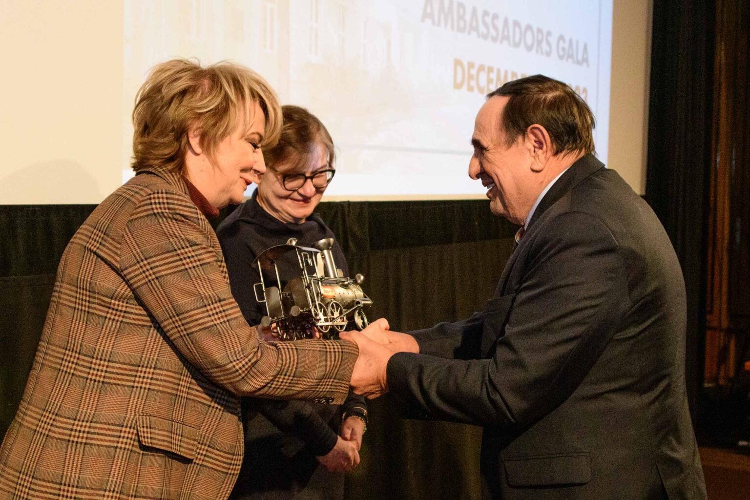 Lokomotywy dla dyplomatow w Szkole Filmowej 8