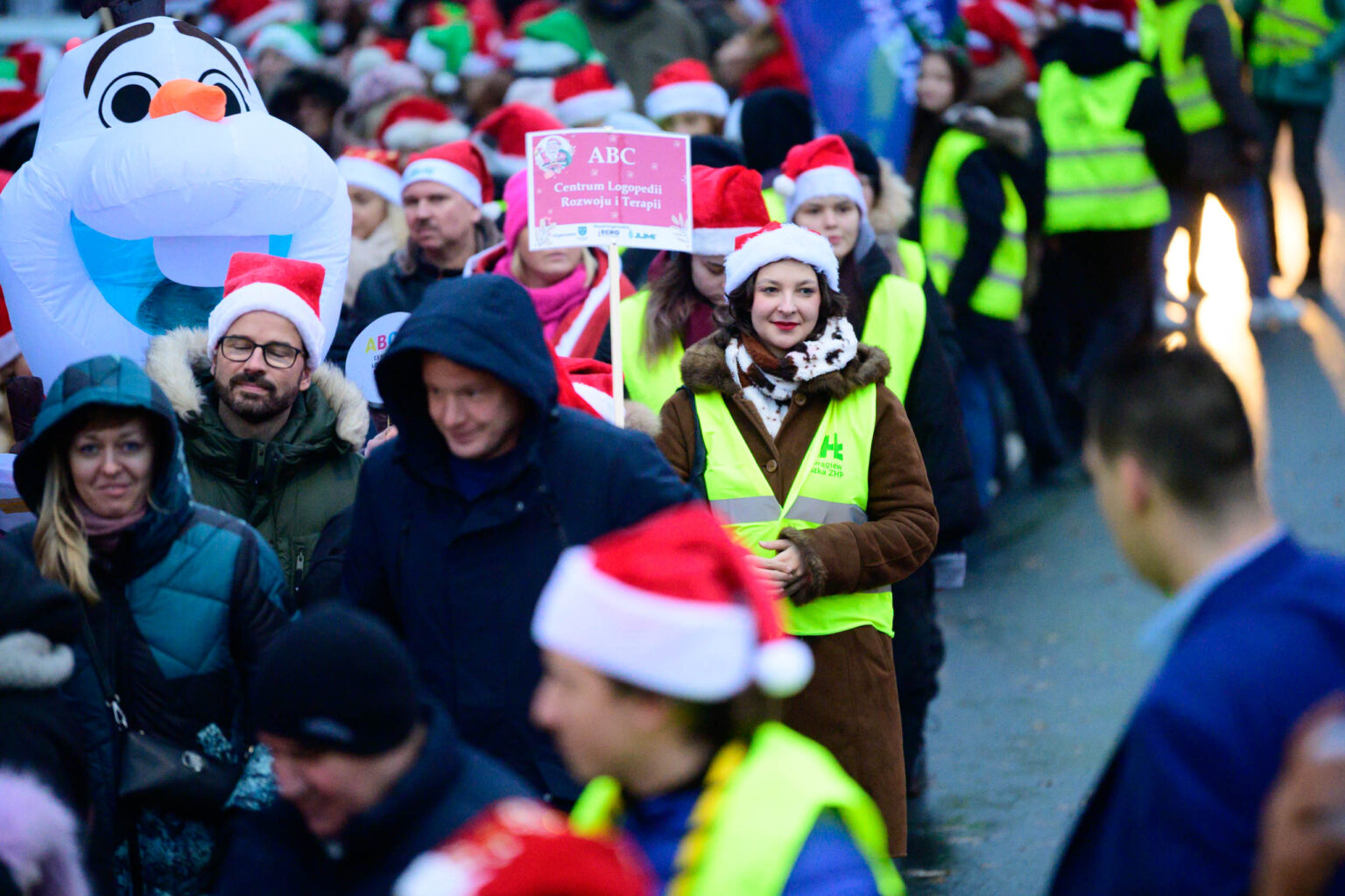 Jarmark bożonarodzeniowy i świąteczna parada w Pabianicach | 2023-12-17