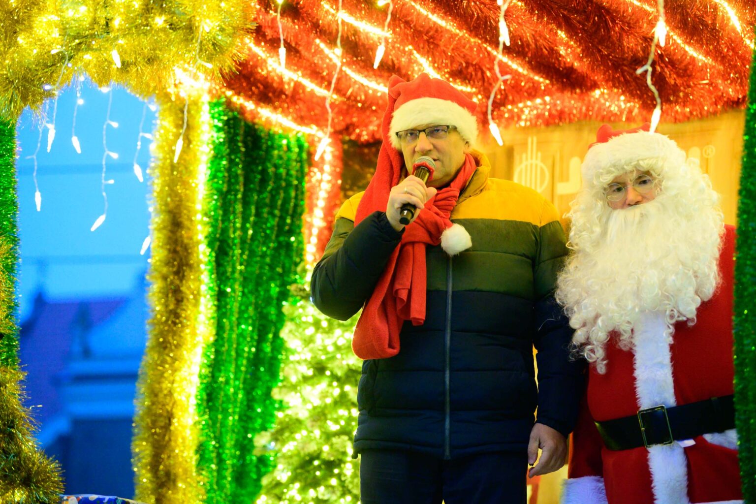 Jarmark bożonarodzeniowy i świąteczna parada w Pabianicach | 2023-12-17