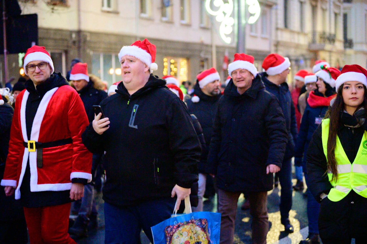 Jarmark bożonarodzeniowy i świąteczna parada w Pabianicach | 2023-12-17