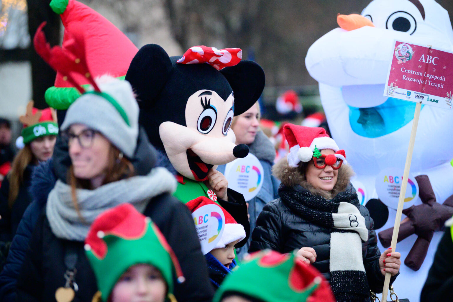 Jarmark bożonarodzeniowy i świąteczna parada w Pabianicach | 2023-12-17