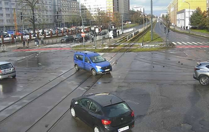 Zatrzymanie ruchu tramwajowego na Rondzie Lotników Lwowskich 1 zatrzymanie ruchu tramwajowego na Rondzie Lotników Lwowskich