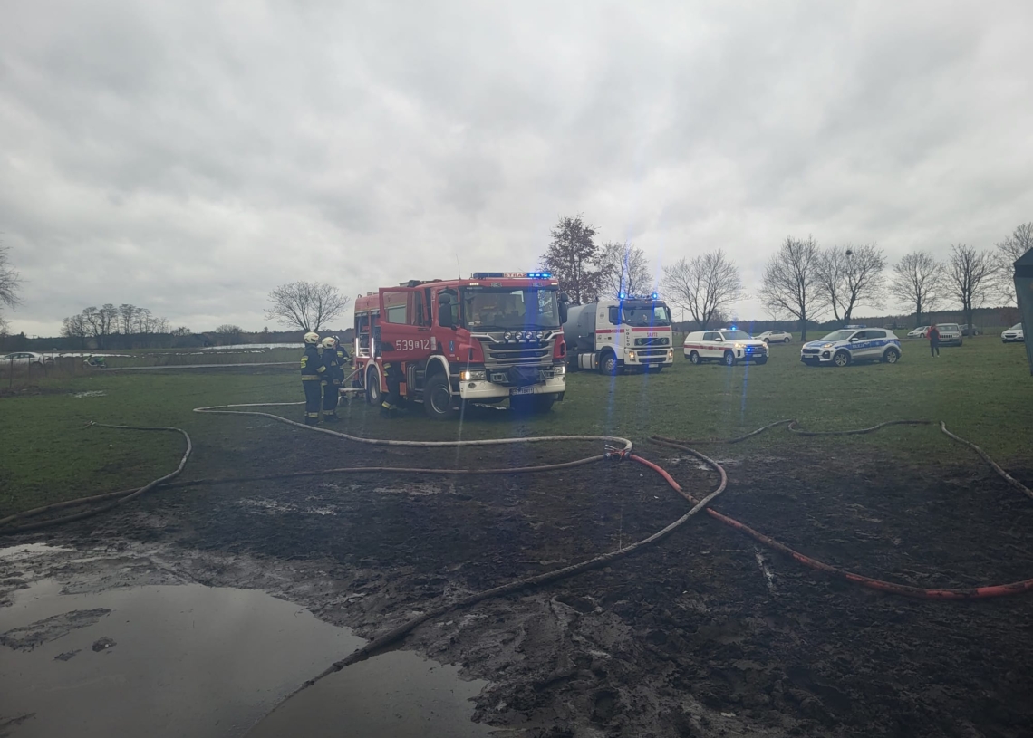 Pożar w miejscowości Rybnik w powiecie sieradzkim. Cztery osoby poszkodowane