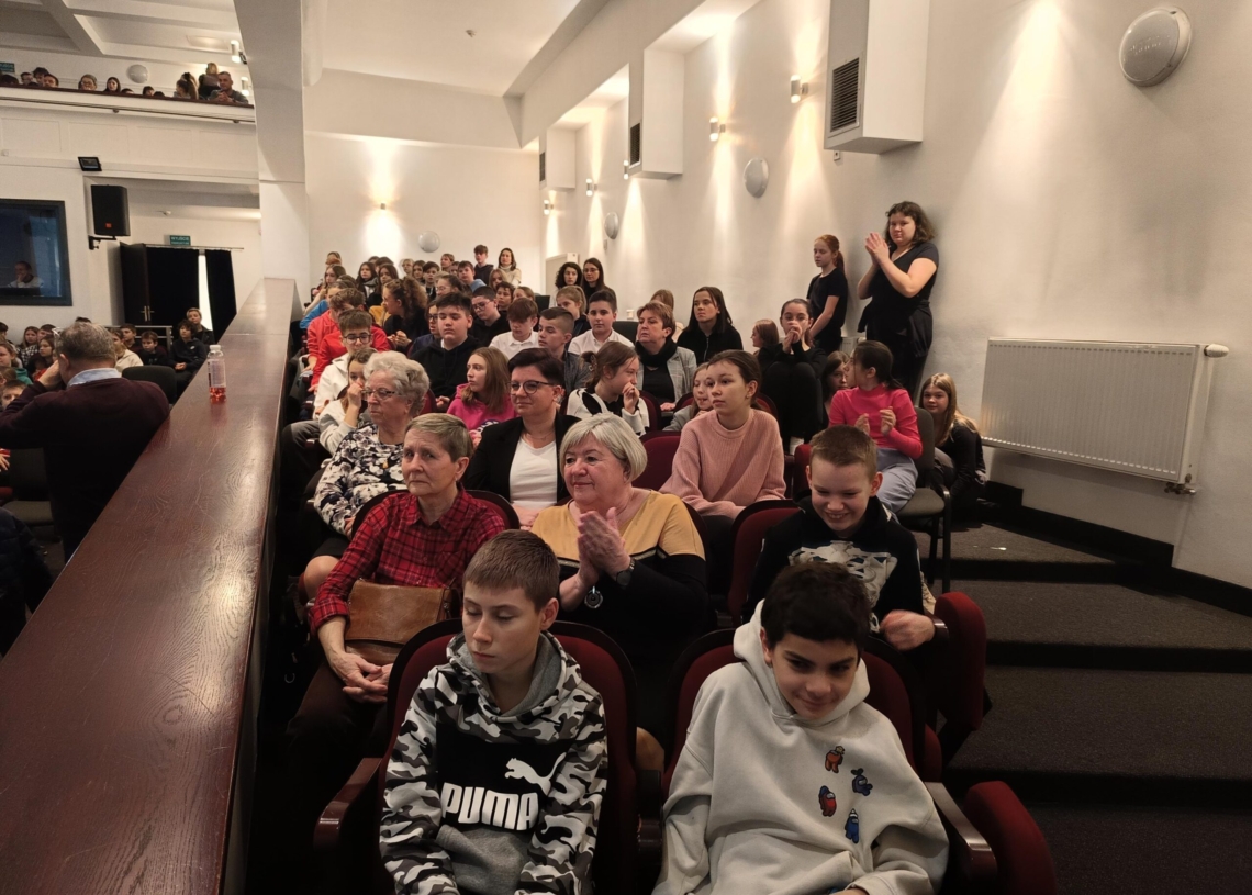 Sieradz: podsumowanie ogólnopolskiej akcji „STOP dla hejtu” w Teatrze Miejskim