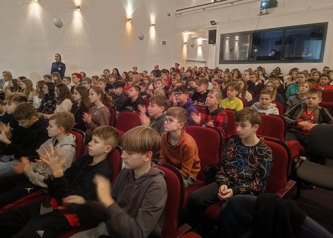 Sieradz: podsumowanie ogólnopolskiej akcji „STOP dla hejtu” w Teatrze Miejskim