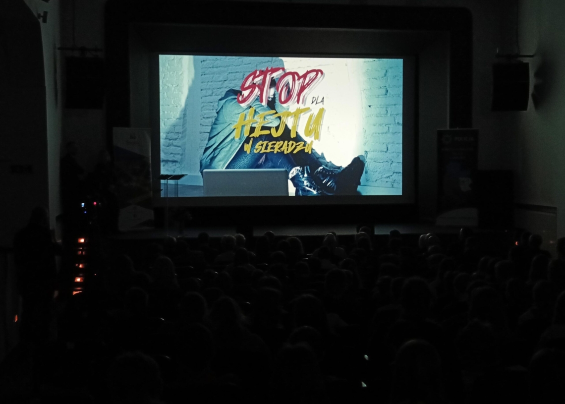 Sieradz: podsumowanie ogólnopolskiej akcji „STOP dla hejtu” w Teatrze Miejskim
