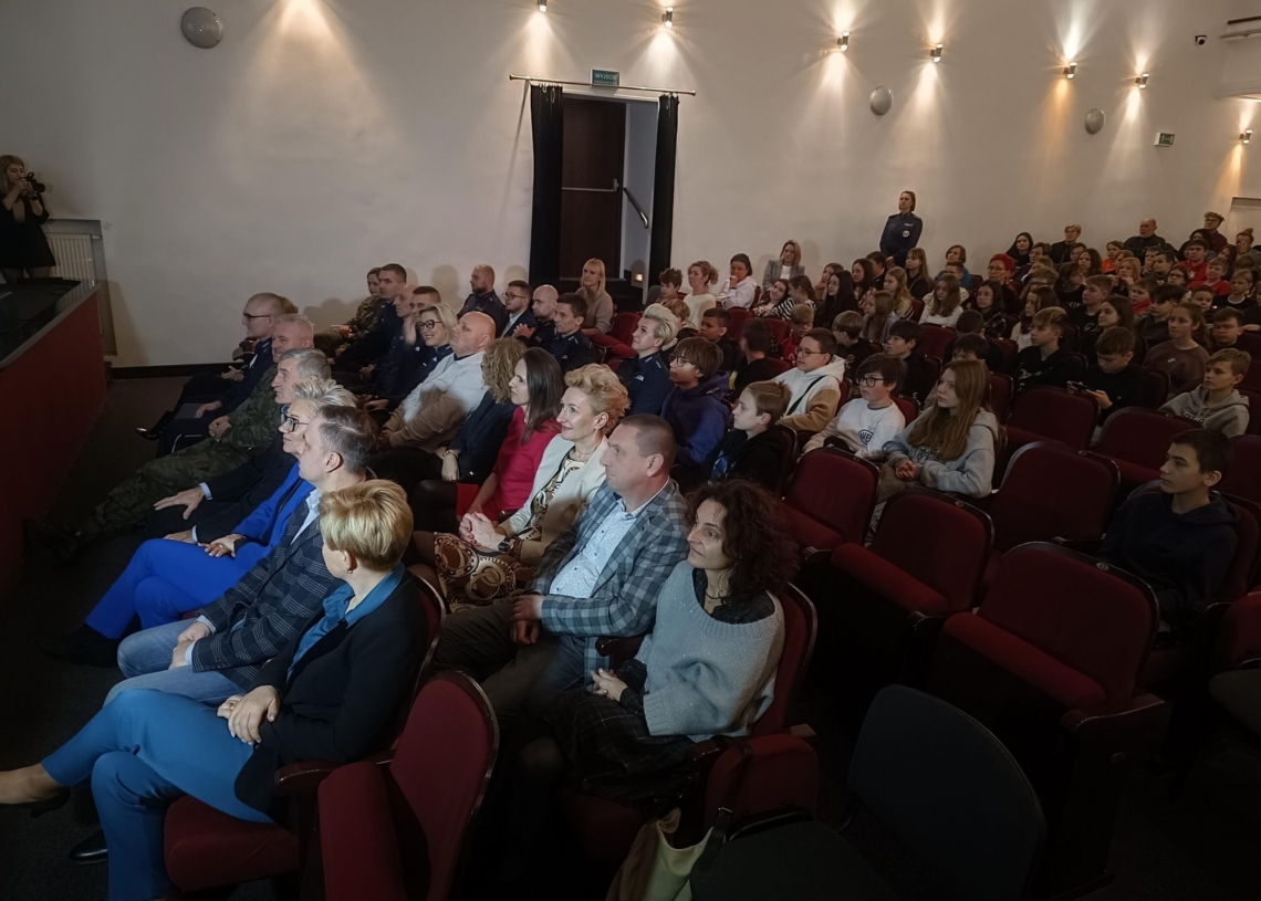 Sieradz: podsumowanie ogólnopolskiej akcji „STOP dla hejtu” w Teatrze Miejskim