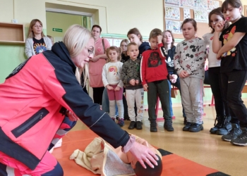 Szkolenie z pierwszej pomocy w sieradzkim sztabie WOŚP