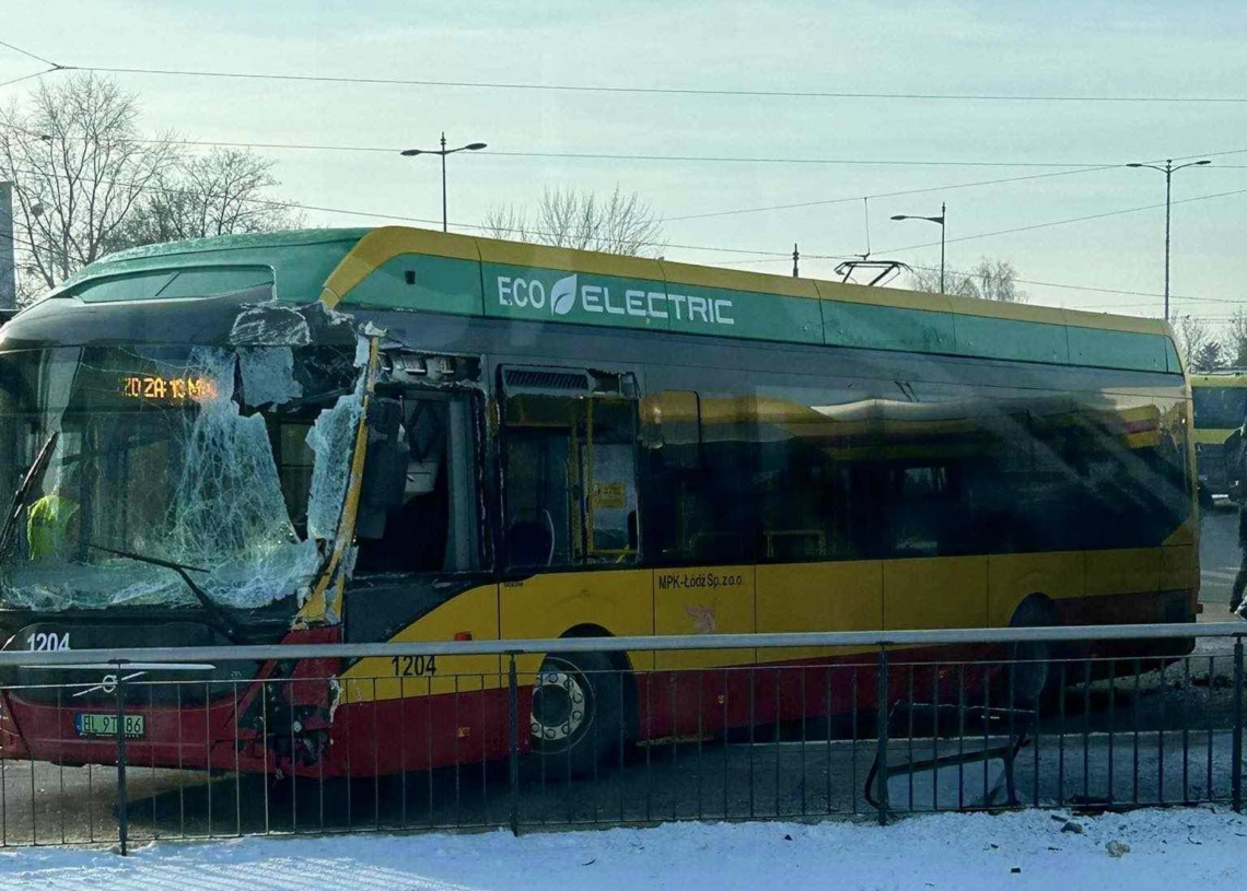 Autobusy zderzyły się na pętli Retkinia