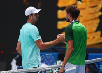 Hubert Hurkacz nie zagra w półfinale Australian Open. Daniił Miedwiediew lepszy po 5-setowej walce