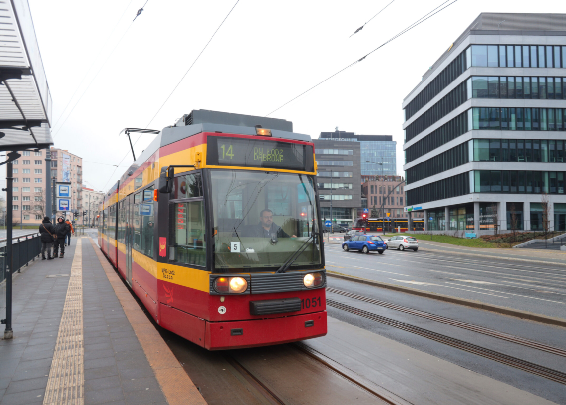 Linie 1 i 17 zawieszone do piątku włącznie, a tramwaje linii 14 wróciły na Dąbrowę