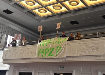 Protest mieszkańców osiedla Andrzejów na sesji Rady Miejskiej w Łodzi