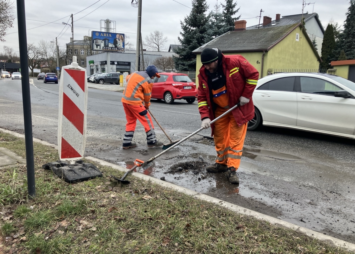W Łodzi rozpoczęło się łatanie ulic. Inspektorzy ZDiT mają sprawdzać stan dróg w każdej dzielnicy co drugi dzień