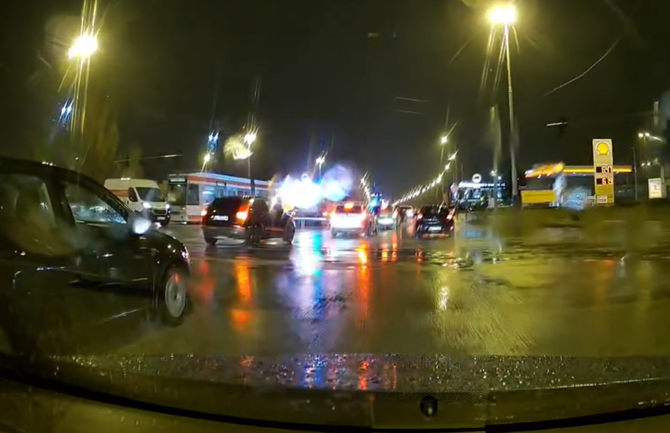 Zatrzymanie ruchu tramwajowego na Włókniarzy. Linie 8A i 16 kursują objazdem 1 zatrzymanie ruchu tramwajowego na Włókniarzy