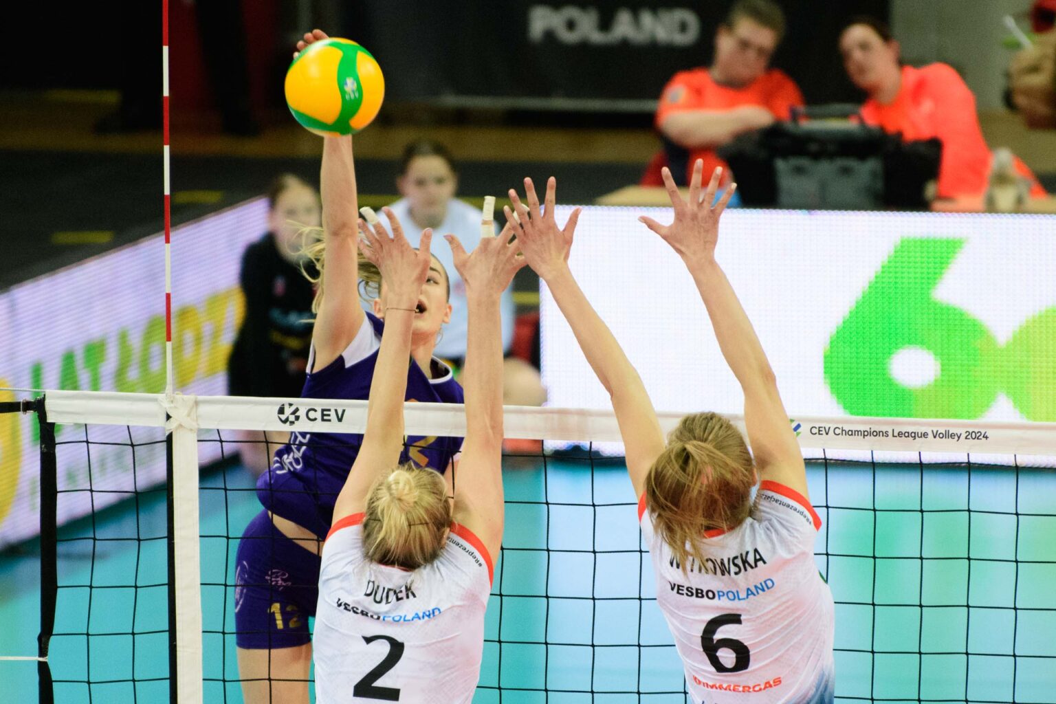 LKS Commercecon Lodz vs Volero Le Cannet.46