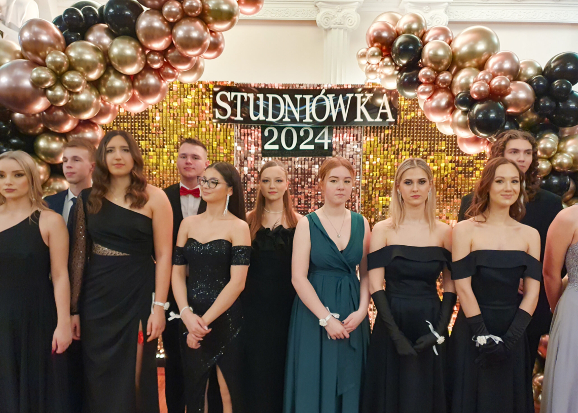 Studniówki coraz droższe. Jak bawią się łódzcy maturzyści? 1 Studniówka 2024. Foto: Sebastian Szwajkowski
