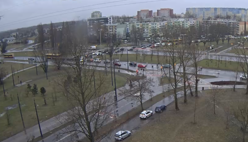 Ogromne korki na Retkini. Autobusy trzech linii mają opóźnienia do 40 minut 1 Korki na Retkini