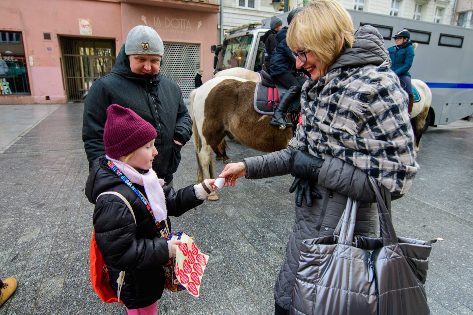 Wielka Szarza WOSP ul Piotrkowska 3