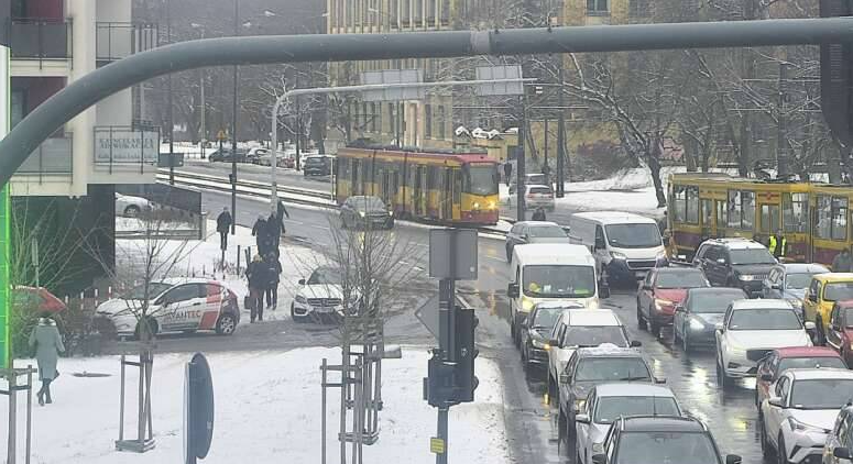 zatrzymanie ruchu tramwajowego na Żeromskiego
