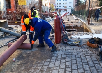 Awaria ciepłociągu w centrum Piotrkowa Trybunalskiego