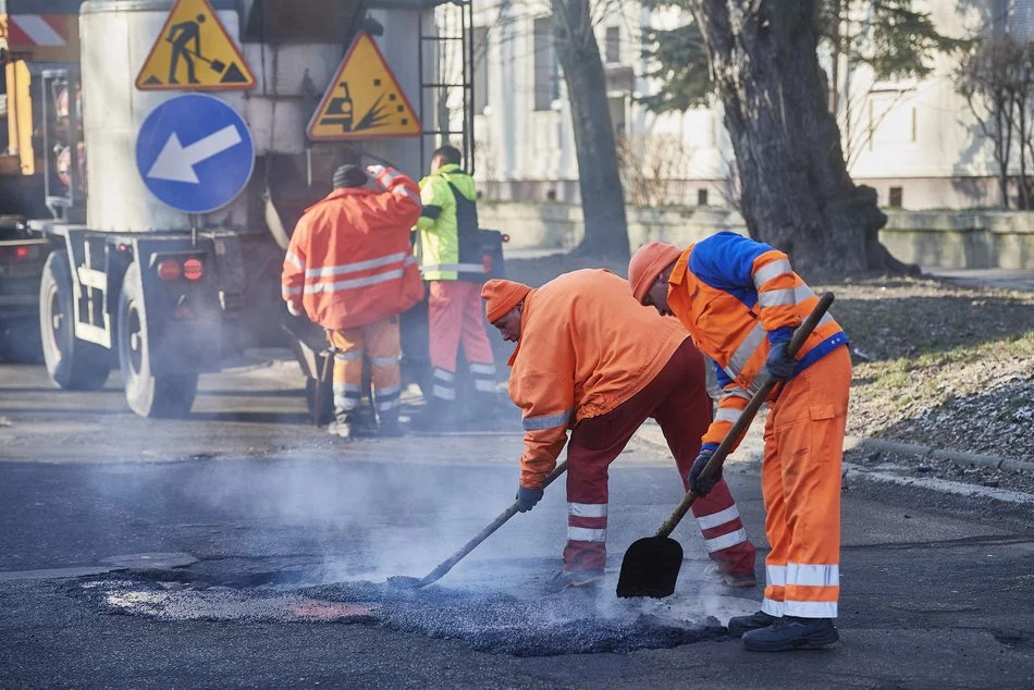Drogowcy będą łatać dziury na 36 ulicach 1 Łódzcy drogowcy mają łatać dziury na 19 ulicach