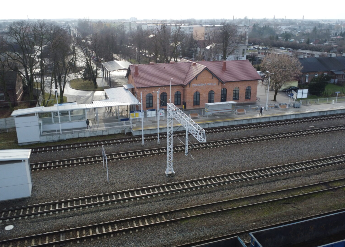 Odnowiony dworzec kolejowy w Zduńskiej Woli