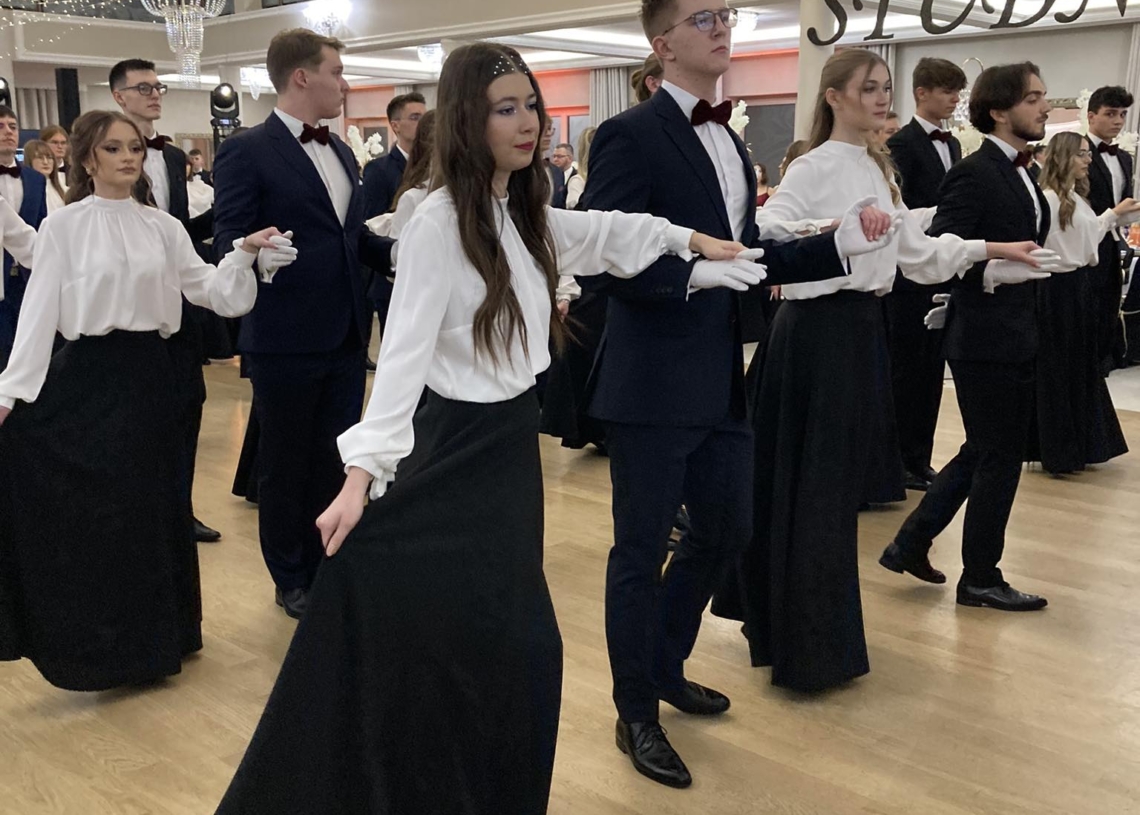 Polonez na studniówce w Piotrkowie Trybunalskim
