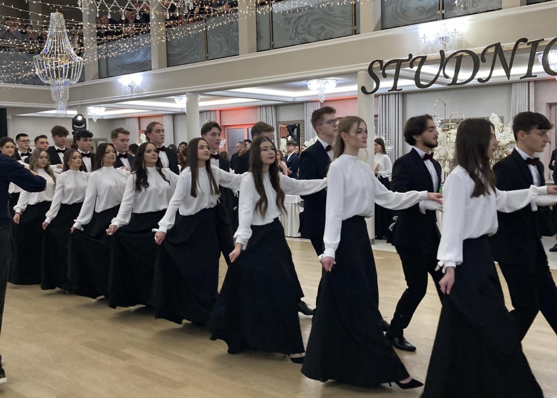 Polonez na studniówce w Piotrkowie Trybunalskim