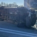 Wypadek na S8. Dachowanie busa, są ranni 7 Wypadek na S8. Dachowanie busa