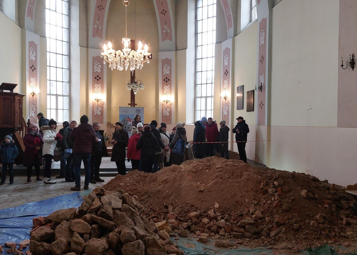 Muzeum Ziemi Wieluńskiej przejmie dawny kościół ewangelicki. W obiekcie trwają badania archeologiczne