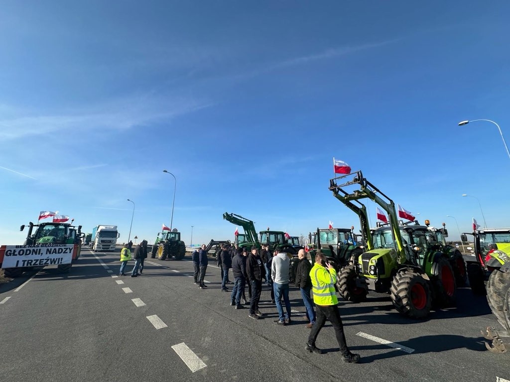 Protest rolników na węźle Wartkowice