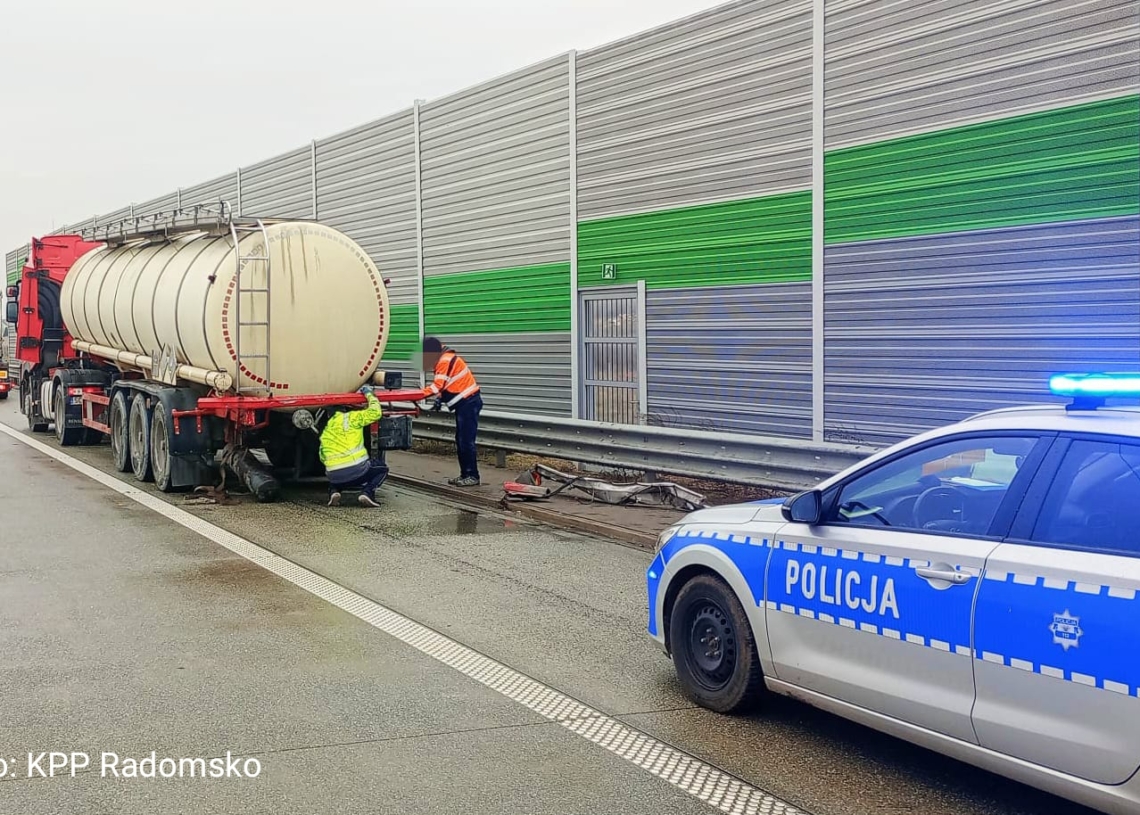 51-latek zasnął za kierownicą na A1