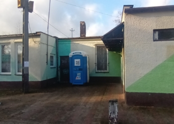 Dworzec PKS w Rawie Mazowieckiej to obskurne miejsce