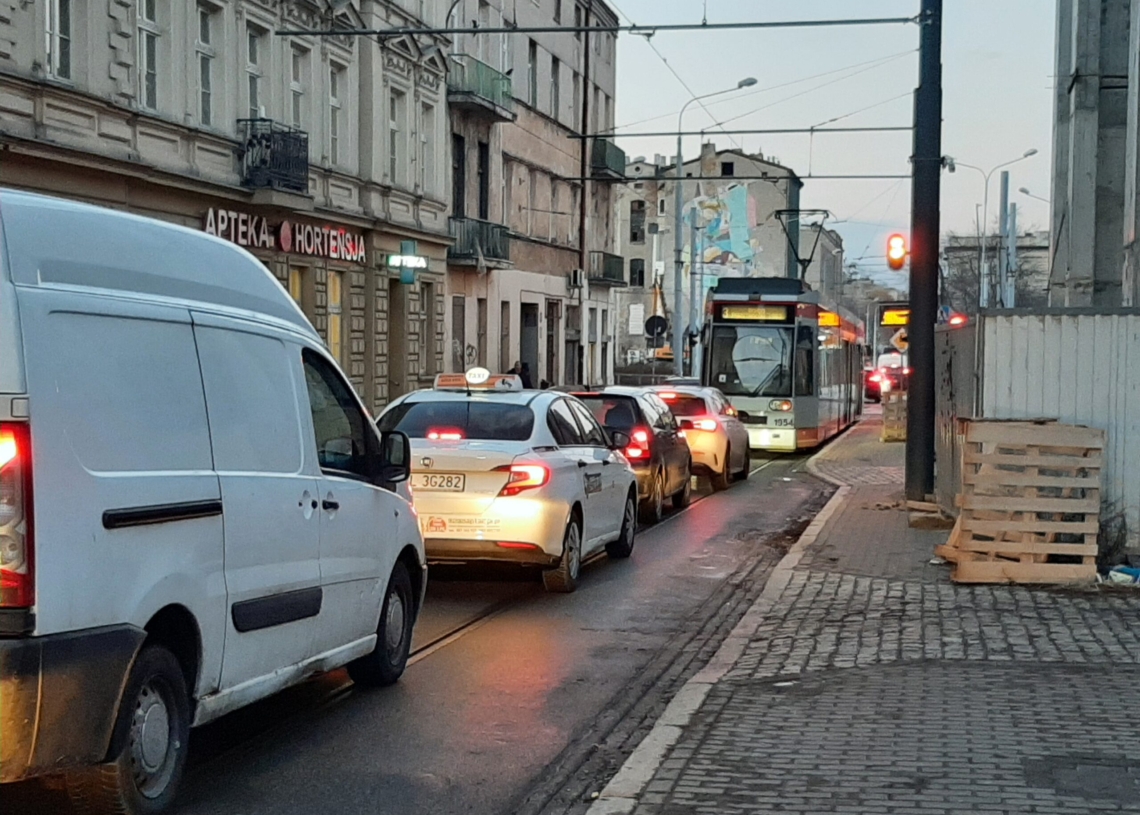 Stowarzyszenie Łódź Cała Naprzód wnioskuje o wprowadzenie tymczasowych zakazów ruchu na odcinkach Kilińskiego
