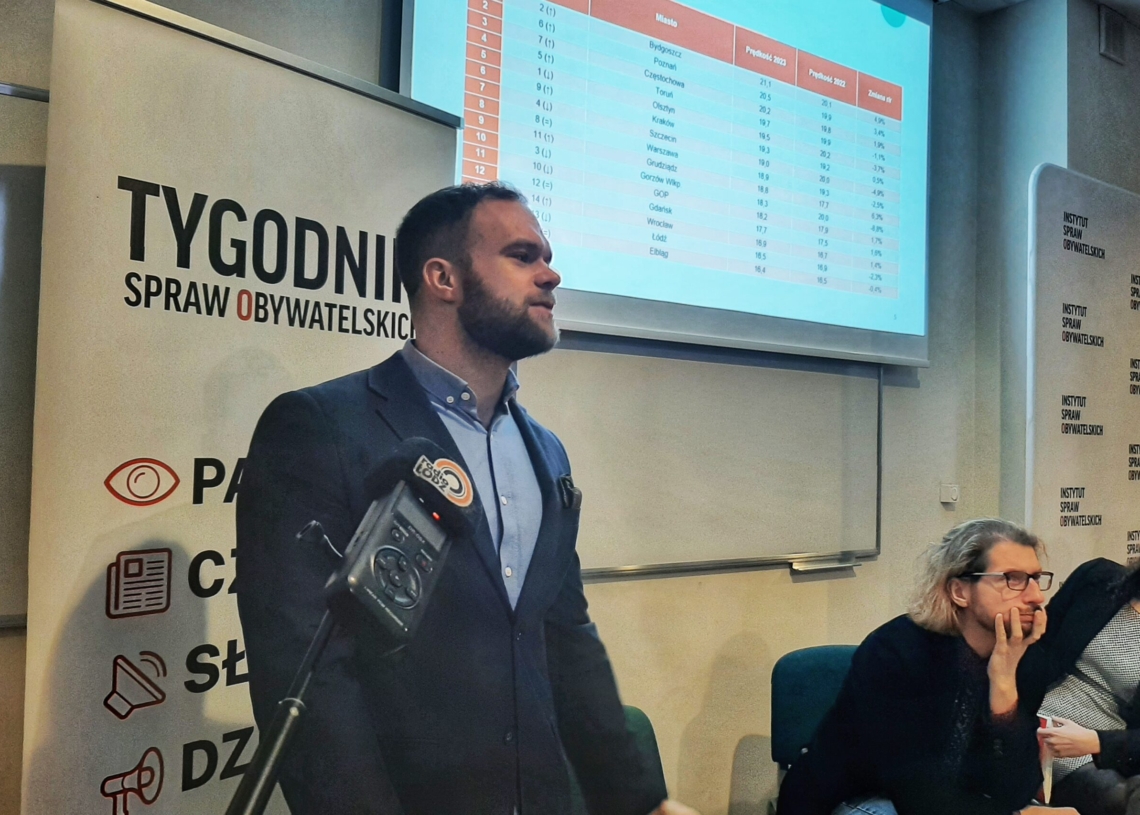 Debata „Transport publiczny w Łodzi” – komunikacja miejska popada w tarapaty pomimo przeznaczenia na nią miliarda złotych