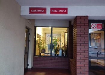 Policja wezwana do Akademii Piotrkowskiej