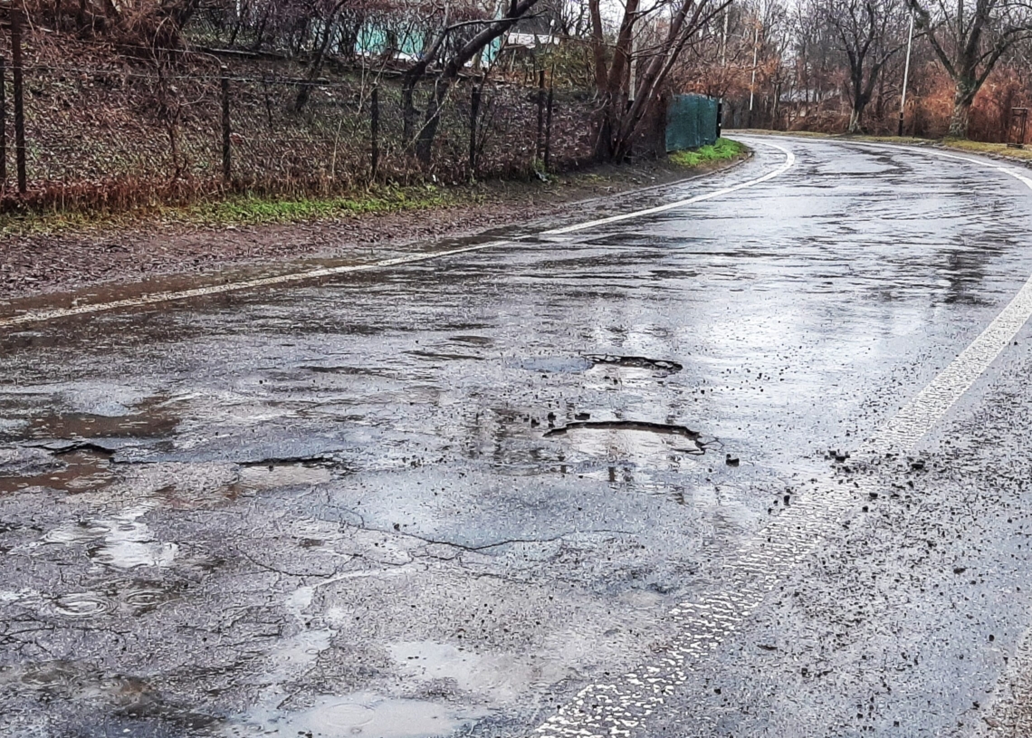 Od początku roku ekipy naprawcze załatały ubytki w nawierzchni w ponad 400 lokalizacjach – informuje Urząd Miasta Łodzi