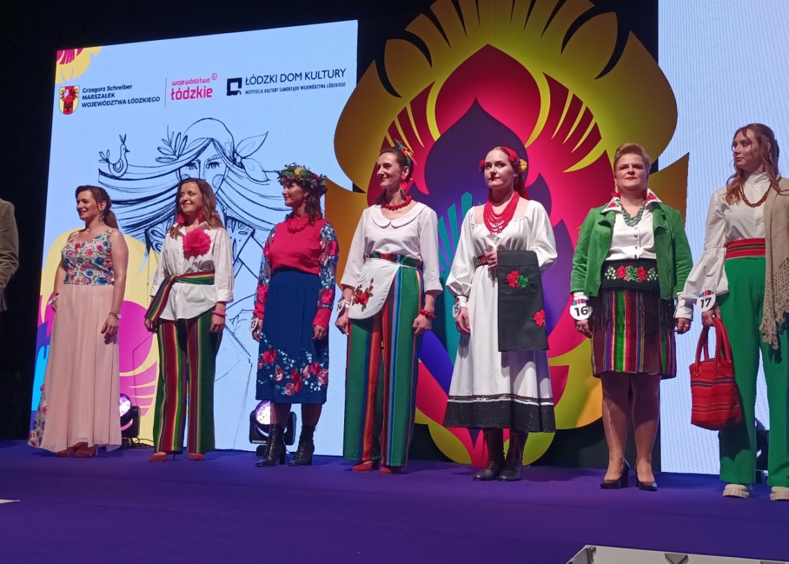 Pokaz mody inspirowanej folklorem w Łowiczu