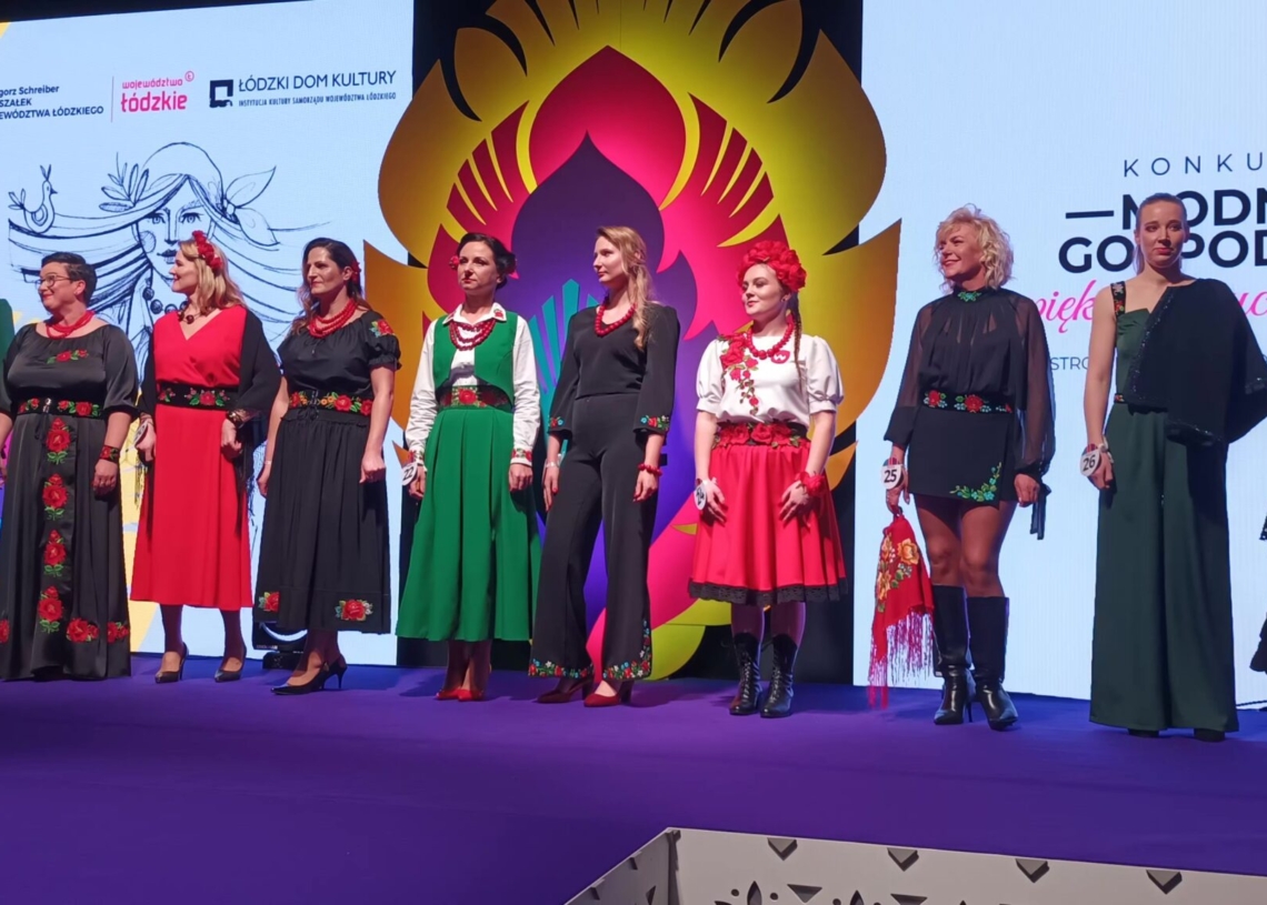 Pokaz mody inspirowanej folklorem w Łowiczu