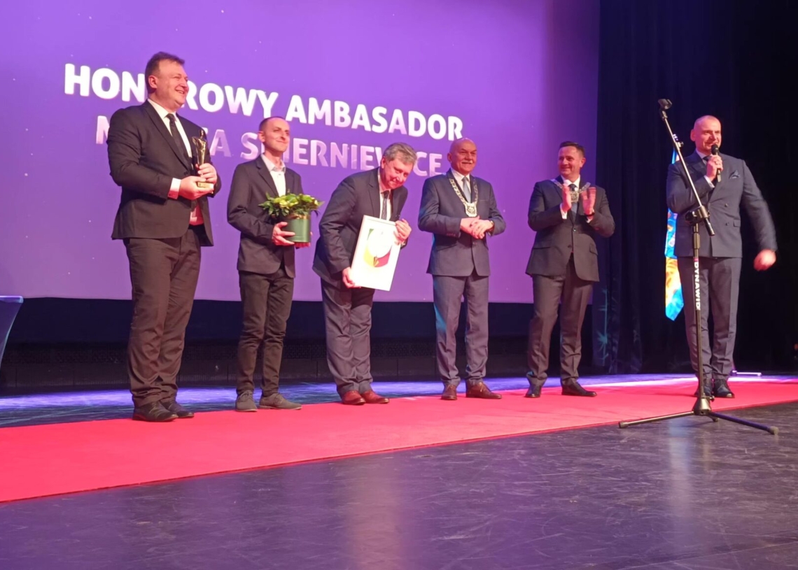 Nagrodę „Honorowy Ambasador Miasta Skierniewice” otrzymał Ireneusz Rolewski