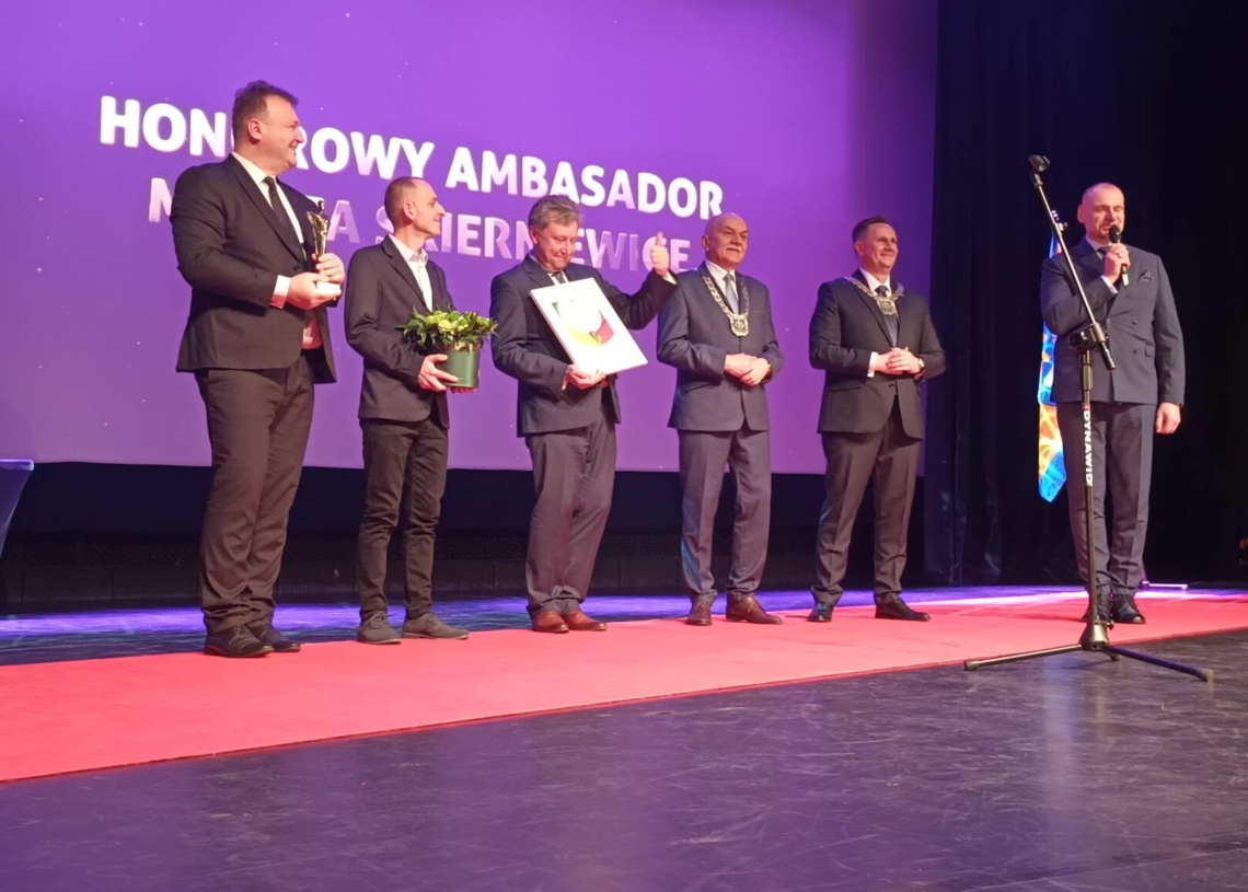 Nagrodę „Honorowy Ambasador Miasta Skierniewice” otrzymał Ireneusz Rolewski