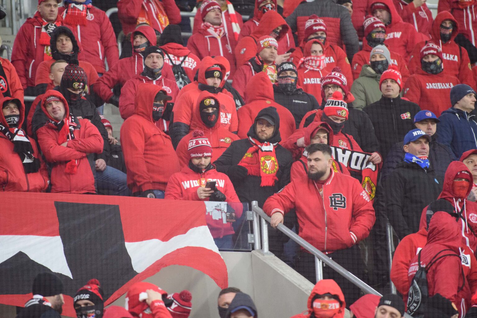Doping Kibicow WIdzewa na 70 derbach Lodzi 58