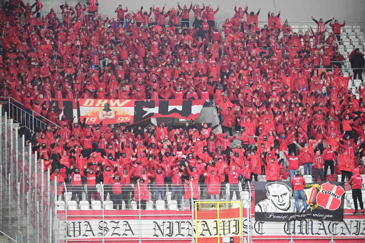 Doping Kibicow WIdzewa na 70 derbach Lodzi 77
