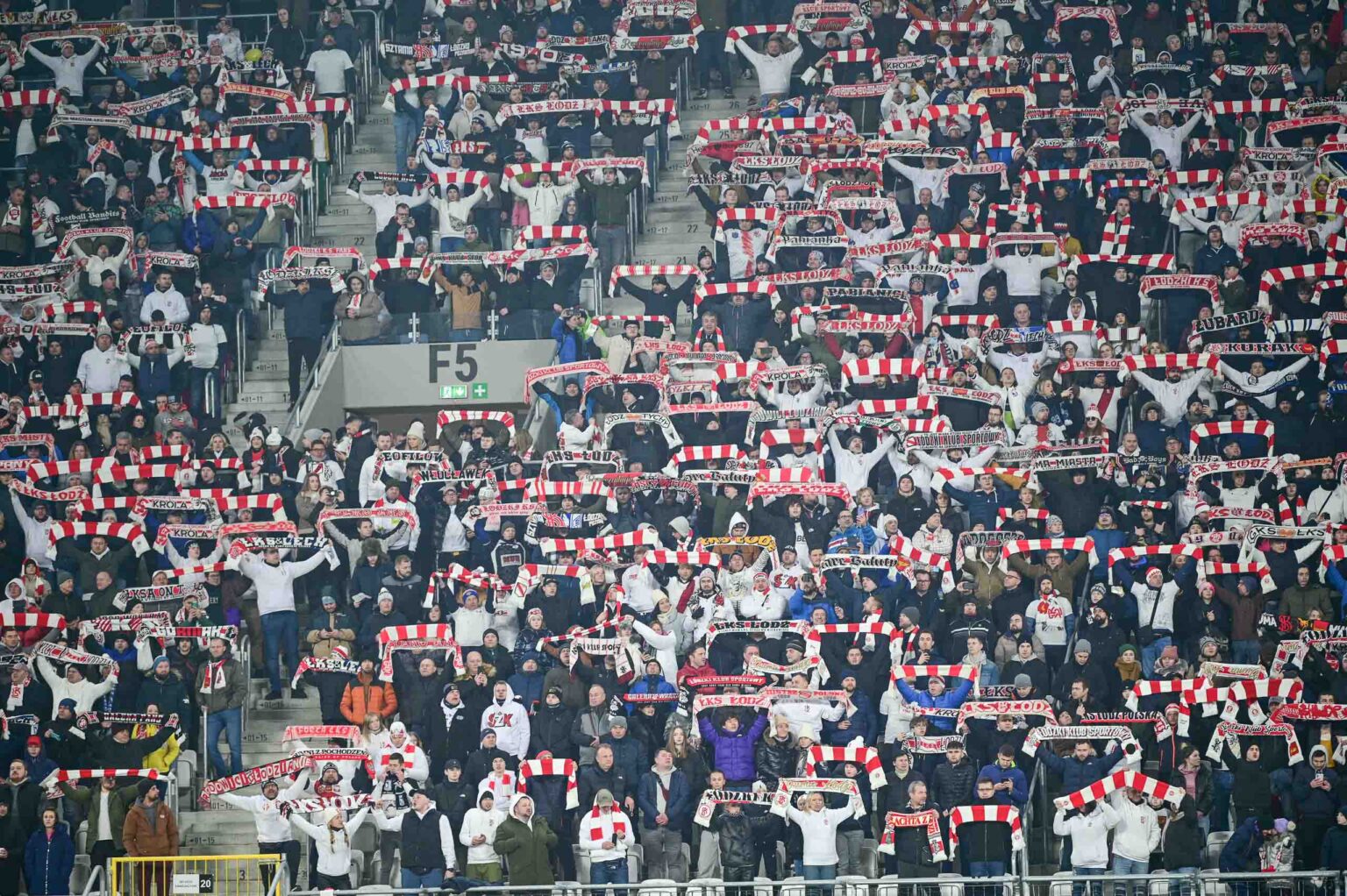 70. derby Łodzi: doping kibiców ŁKS